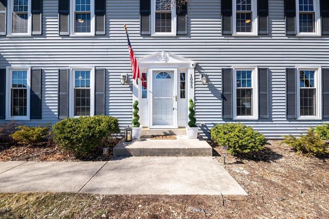 1095 Ridge ROAD, Waukesha, WI 53186