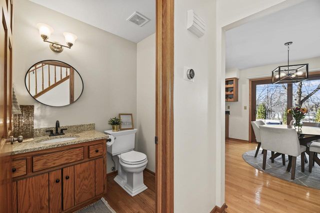 1095 Ridge ROAD, Waukesha, WI 53186