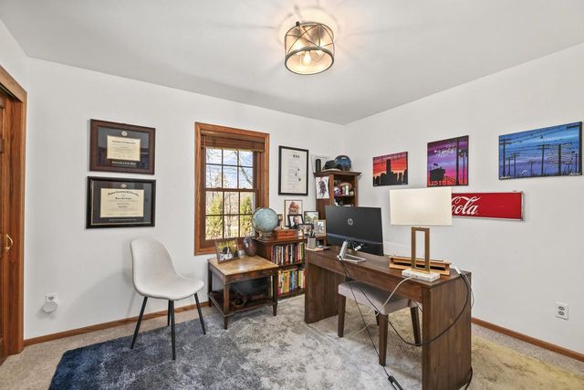 1095 Ridge ROAD, Waukesha, WI 53186