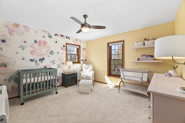 1095 Ridge ROAD, Waukesha, WI 53186