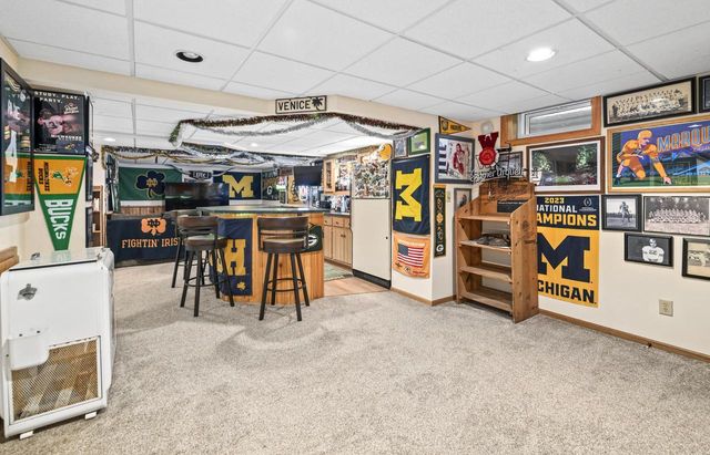 1095 Ridge ROAD, Waukesha, WI 53186