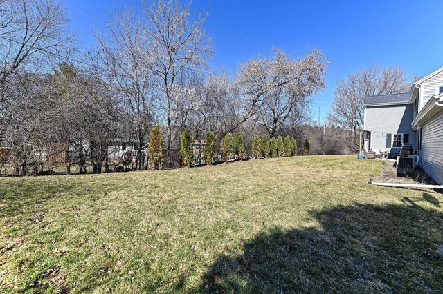 1095 Ridge ROAD, Waukesha, WI 53186