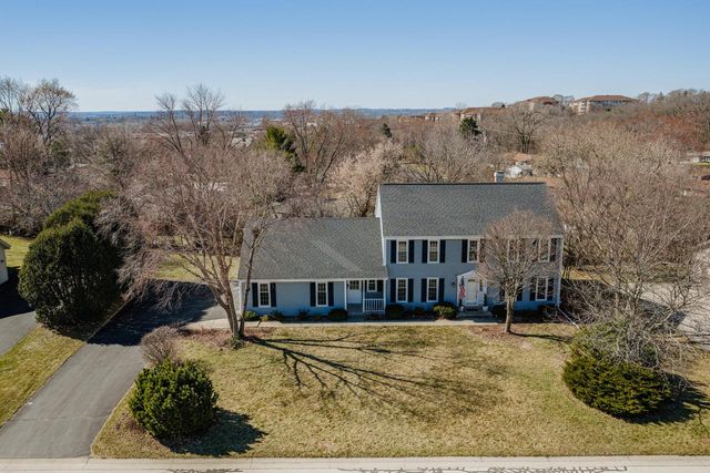 1095 Ridge ROAD, Waukesha, WI 53186