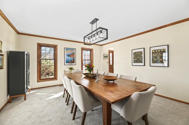 1095 Ridge ROAD, Waukesha, WI 53186