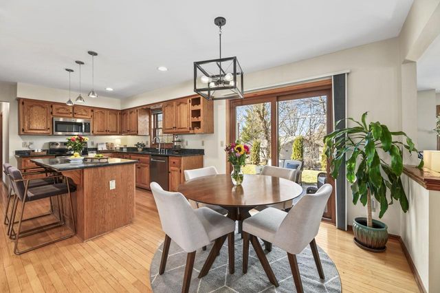 1095 Ridge ROAD, Waukesha, WI 53186