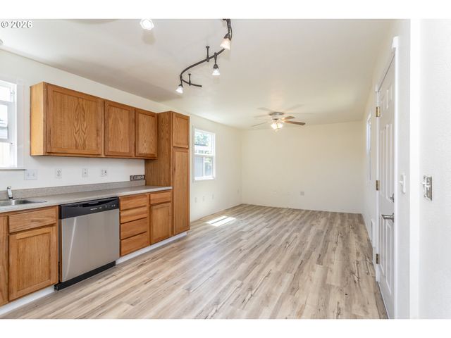 7227 Se FLAVEL St 02, Portland, OR 97206