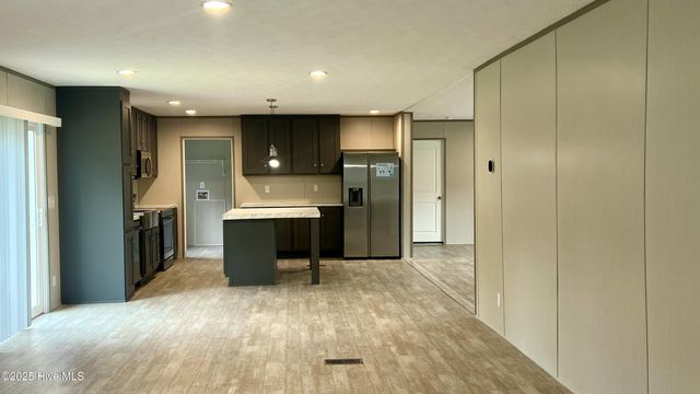 1908 Rooks Road, Atkinson, NC 28421