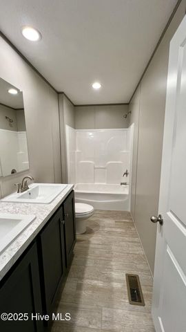 1908 Rooks Road, Atkinson, NC 28421