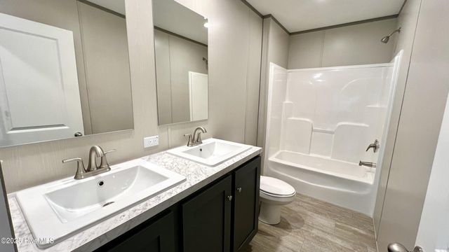 1908 Rooks Road, Atkinson, NC 28421