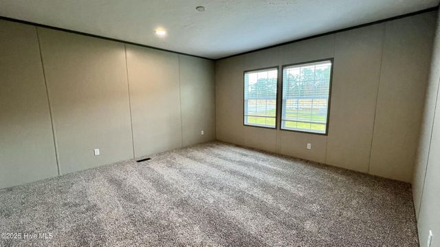 1908 Rooks Road, Atkinson, NC 28421