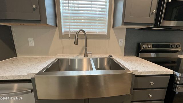 1908 Rooks Road, Atkinson, NC 28421