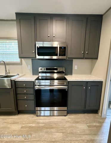 1908 Rooks Road, Atkinson, NC 28421