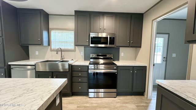 1908 Rooks Road, Atkinson, NC 28421