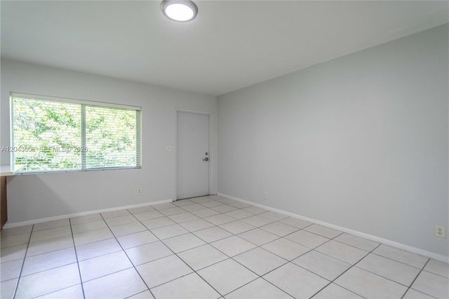 666 NE 80th St 8, Miami, FL 33138