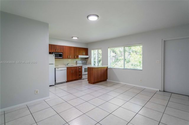 666 NE 80th St 8, Miami, FL 33138