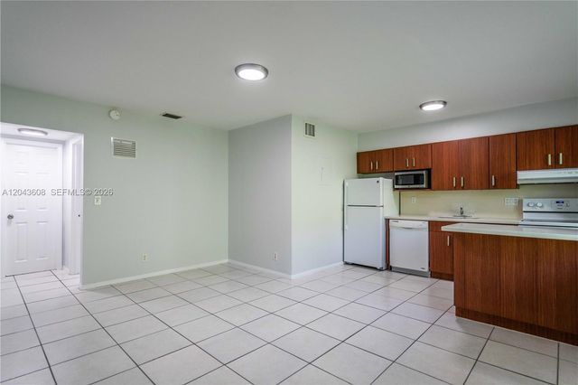 666 NE 80th St 8, Miami, FL 33138