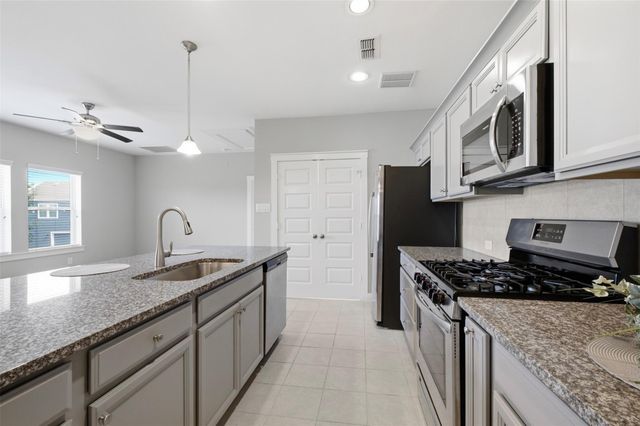 16807 Seminole Ridge Drive, Cypress, TX 77433