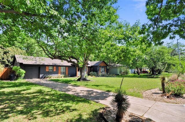 3712 Shelby Drive, Fort Worth, TX 76109