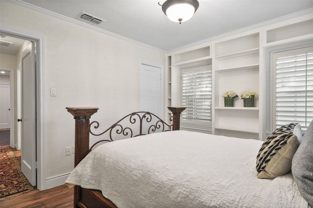 3712 Shelby Drive, Fort Worth, TX 76109