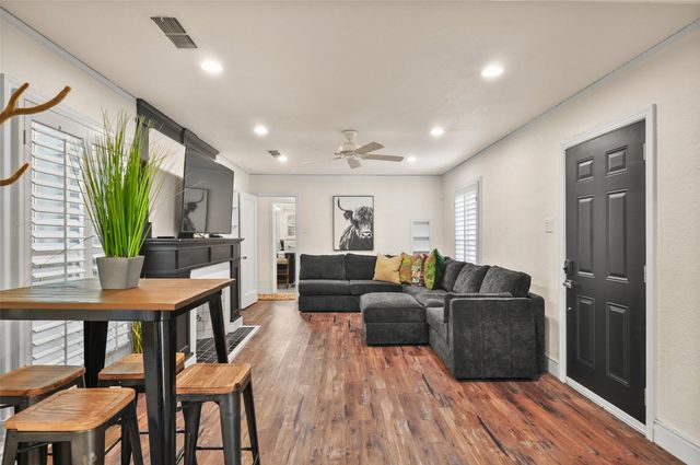 3712 Shelby Drive, Fort Worth, TX 76109