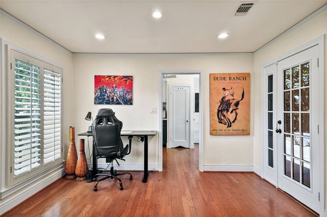 3712 Shelby Drive, Fort Worth, TX 76109