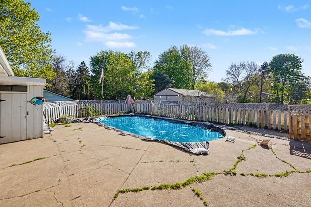 4911 S Green Avenue, Sheridan Twp - Newaygo, MI 49412