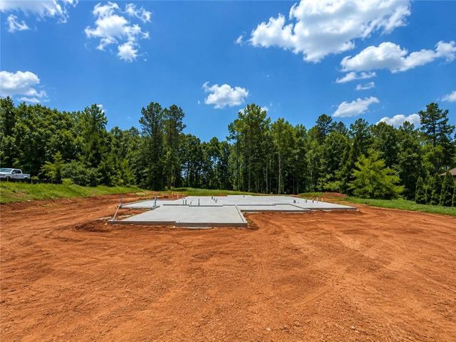 194 Hidden Trail, Pendergrass, GA 30567