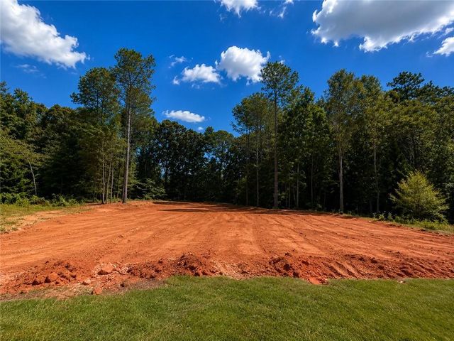 194 Hidden Trail, Pendergrass, GA 30567
