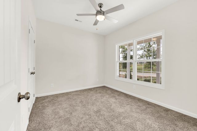 1261 Mourning Cloak Dr, Clarksville, TN 37043