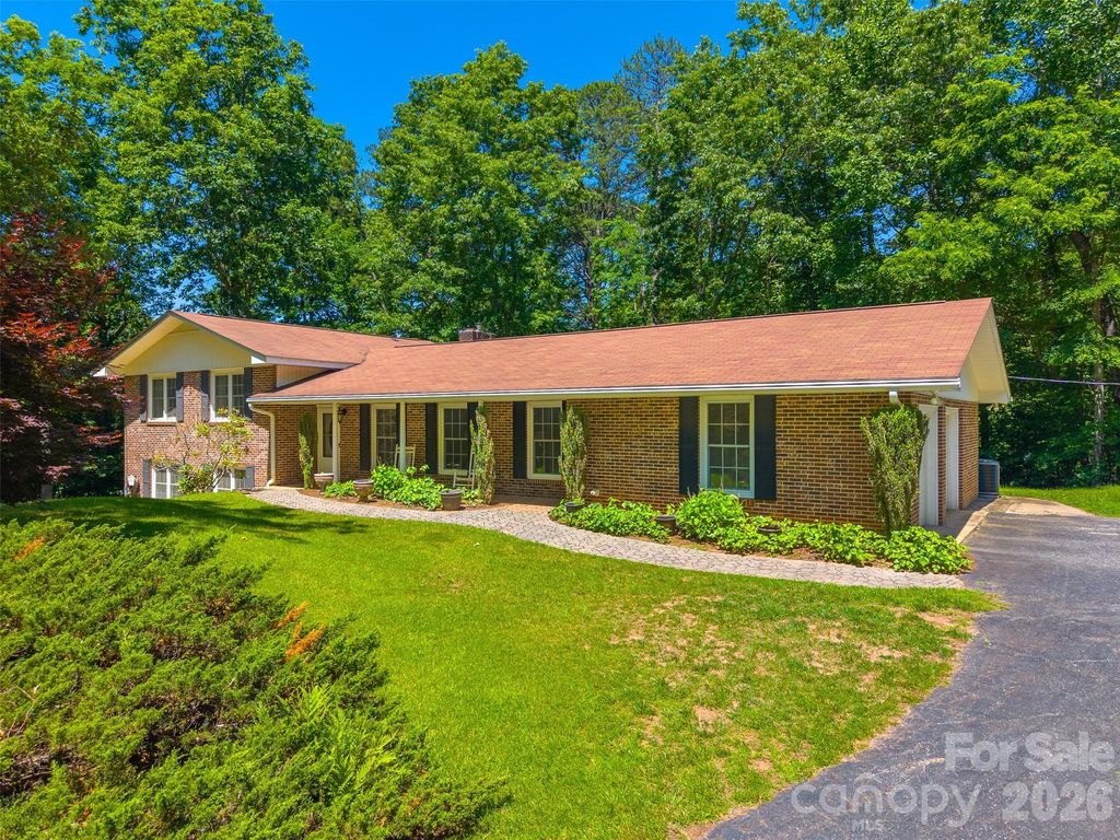 1747 University Heights Road, Cullowhee, NC 28723