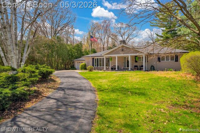 5211 Lakeshore Road, Fort Gratiot, MI 48059