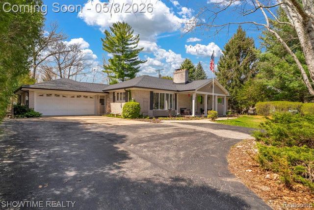 5211 Lakeshore Road, Fort Gratiot, MI 48059