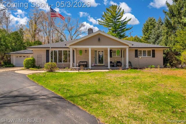 5211 Lakeshore Road, Fort Gratiot, MI 48059