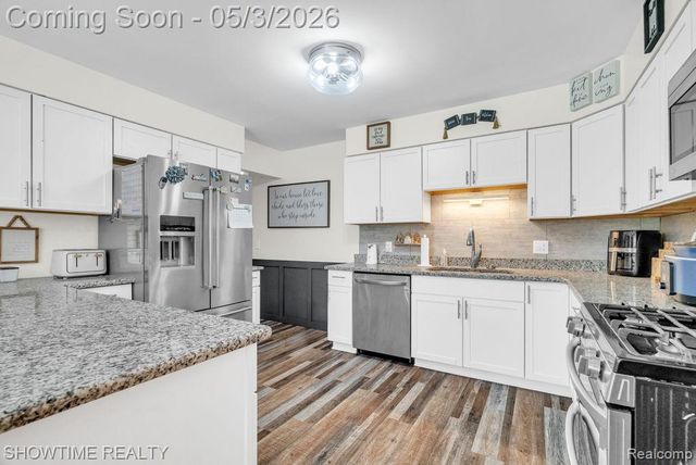 5211 Lakeshore Road, Fort Gratiot, MI 48059