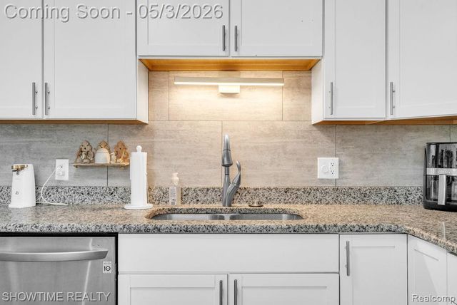 5211 Lakeshore Road, Fort Gratiot, MI 48059