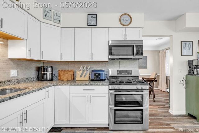 5211 Lakeshore Road, Fort Gratiot, MI 48059
