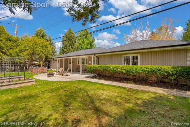 5211 Lakeshore Road, Fort Gratiot, MI 48059