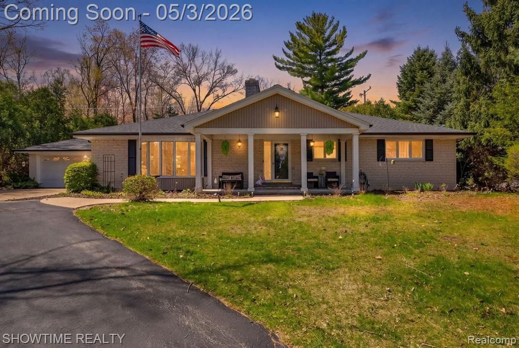 5211 Lakeshore Road, Fort Gratiot, MI 48059