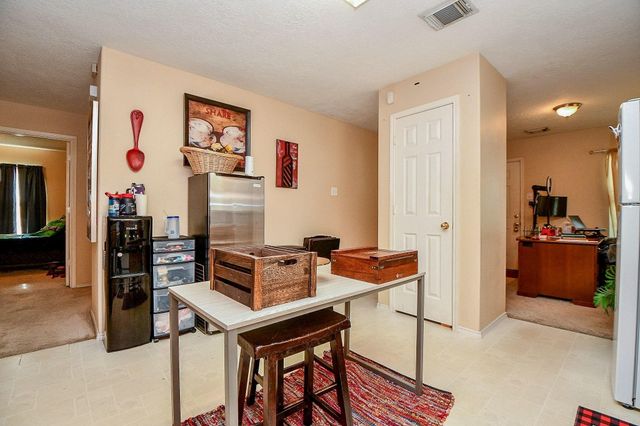 15607 Barber Grove Lane, Houston, TX 77095