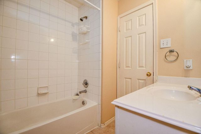 15607 Barber Grove Lane, Houston, TX 77095