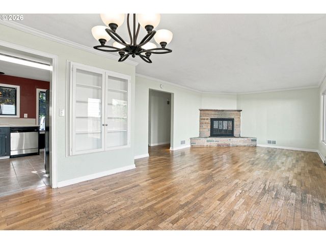 1099 ARCADIA Dr, Eugene, OR 97401