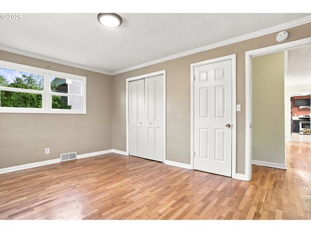 1099 ARCADIA Dr, Eugene, OR 97401