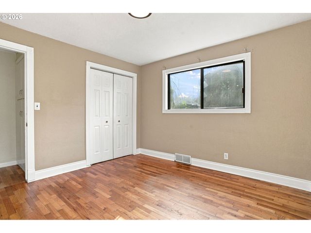 1099 ARCADIA Dr, Eugene, OR 97401