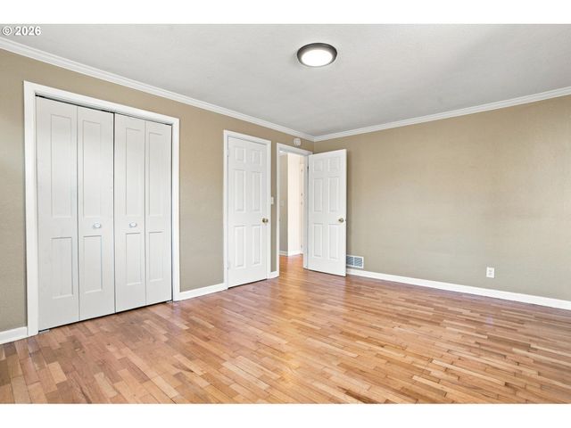 1099 ARCADIA Dr, Eugene, OR 97401
