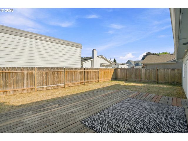 1099 ARCADIA Dr, Eugene, OR 97401