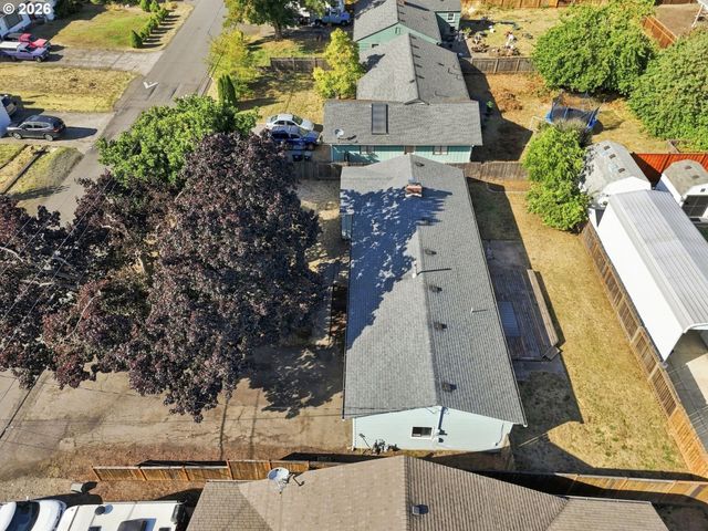 1099 ARCADIA Dr, Eugene, OR 97401
