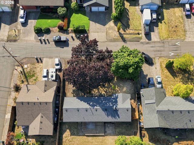 1099 ARCADIA Dr, Eugene, OR 97401