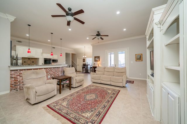 1223 Pine St, Kilgore, TX 75662