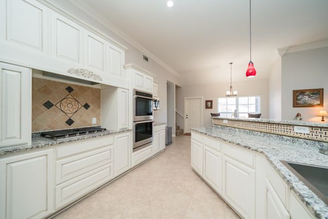 1223 Pine St, Kilgore, TX 75662