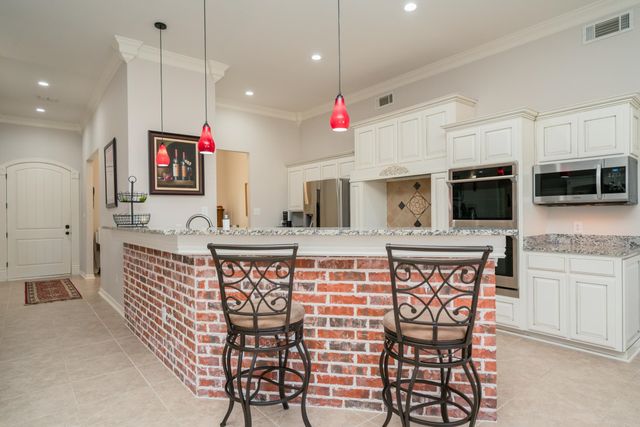 1223 Pine St, Kilgore, TX 75662